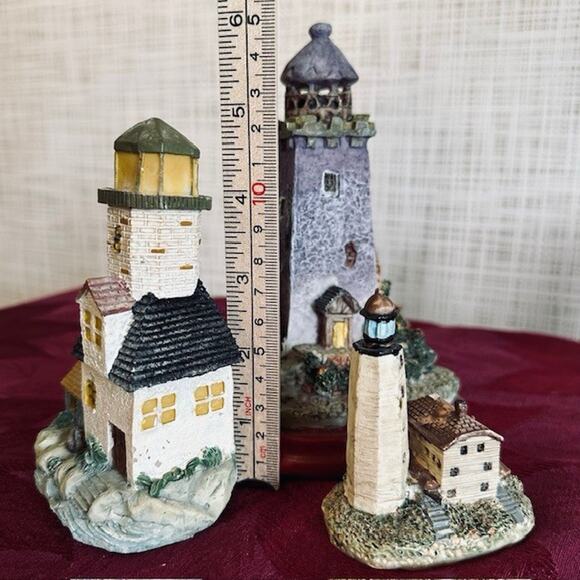 Lighthouse Resin Varied Figurines Set of 3 Decor Costal Core Nautical - Picture 7 of 8